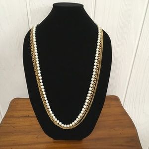 Vintage gold tone and faux pearl necklace.